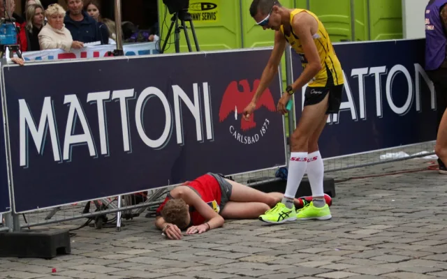FOTOGALERIE: Každý z běžců je vítěz! Podívejte se na fotky ze včerejšího půlmaratonu