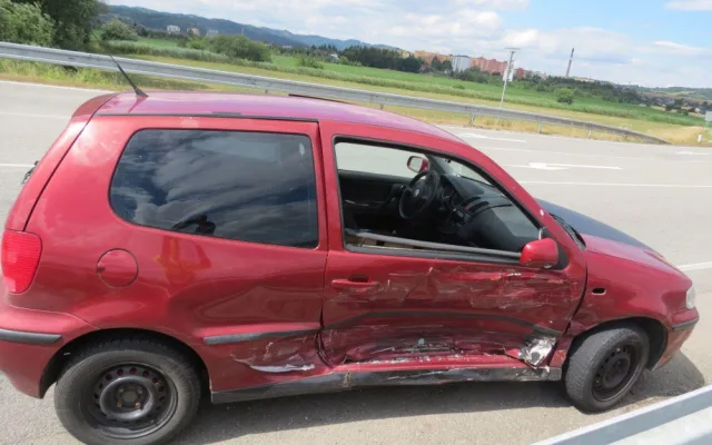 FOTO: Policie hledá svědky nehody, při které boural opilý řidič