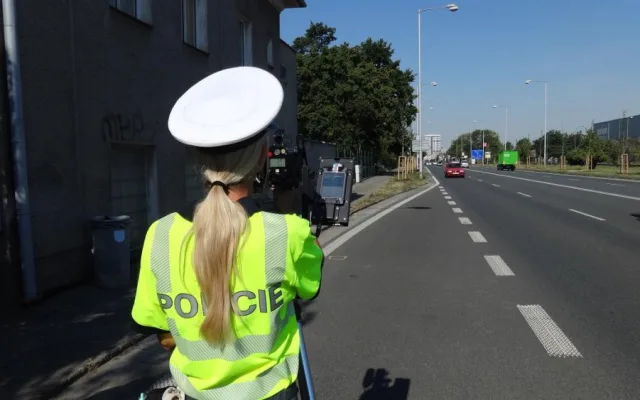 FOTO: Policie v rámci kampaně „Nepozornost zabíjí“ kontroluje rychlost, pásy i stav vozidel