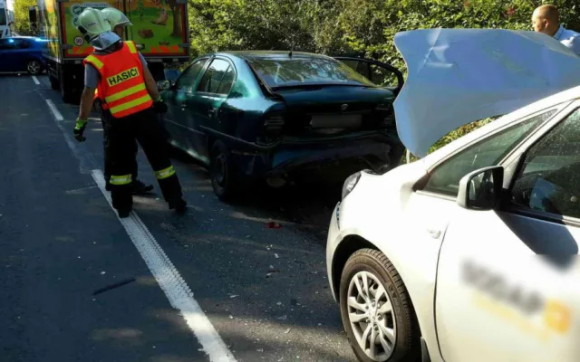 FOTO: Po nehodě dvou aut na dálnici z Olomouce na Mohelnici je provoz obnoven