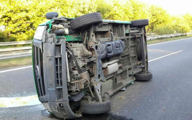 FOTO: Po nehodě dvou aut na dálnici z Olomouce na Mohelnici je provoz obnoven