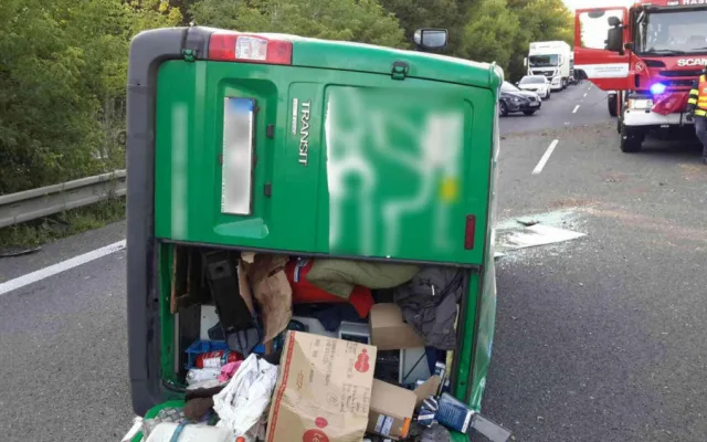 FOTO: Po nehodě dvou aut na dálnici z Olomouce na Mohelnici je provoz obnoven