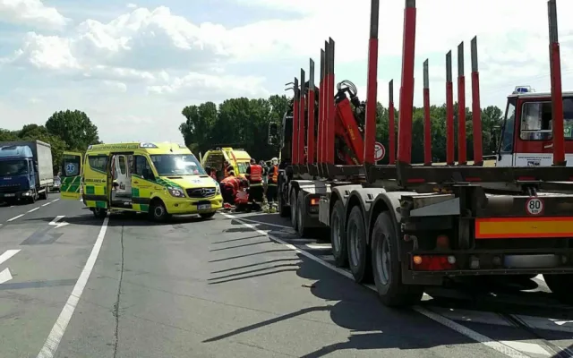 FOTO: Tragická nehoda mezi Olomoucí a Šternberkem očima hasičů