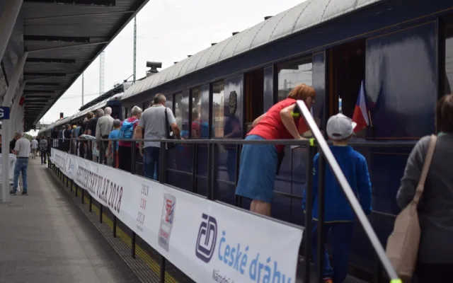 FOTO/VIDEO: Prezidentský vlak je v Olomouci, podívejte se do jeho útrob