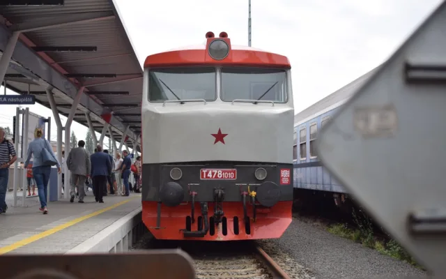 FOTO/VIDEO: Prezidentský vlak je v Olomouci, podívejte se do jeho útrob