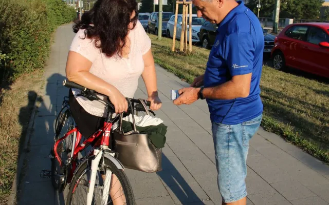 FOTO: Policisté kontrolovali cyklisty, kteří v Olomouci jezdí po chodníku
