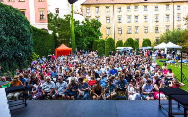 Olomoucké shakespearovské léto je v polovině, za tři dny ho navštívilo přes tisíc lidí