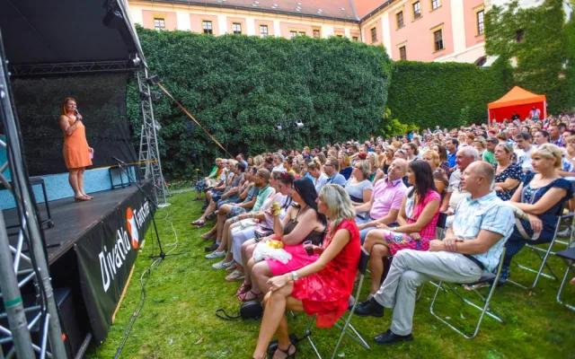 Olomoucké shakespearovské léto je v polovině, za tři dny ho navštívilo přes tisíc lidí