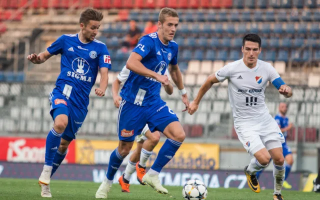 FOTOGALERIE: Sigma padla s Baníkem na hřišti i na tribunách. Tady jsou fotky