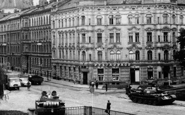 FOTO: Podívejte se, jak vypadal 21. srpen 1968 v ulicích Olomouce