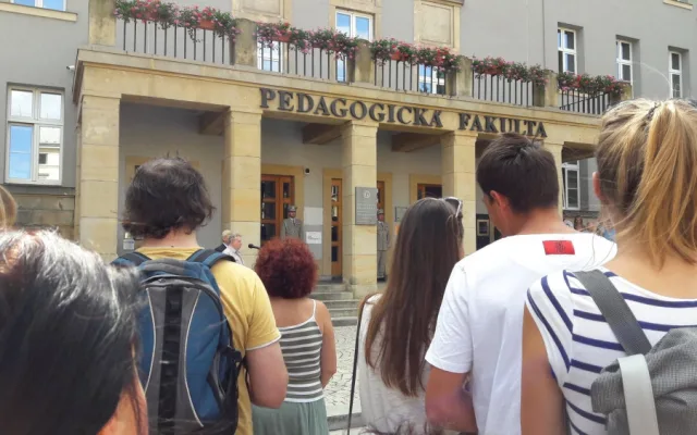 FOTO/VIDEO: V Olomouci byla odhalena deska připomínající padesáté výročí sovětské okupace