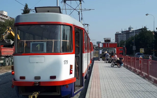 FOTO: Výluka je u konce, tramvají opět dojedeme až na Novou Ulici