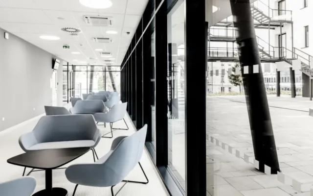 FOTO: Ve Fakultní nemocnici Olomouc byla otevřena nová budova interny. Stála 398 milionů korun