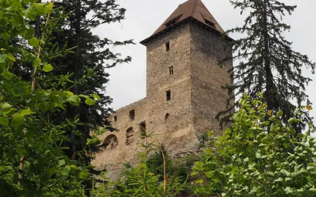 Zlatá stezka. To je síť atraktivních turistických tras na „Zelené střeše Evropy“