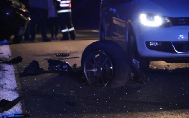 FOTO/VIDEO: Tragická nehoda u Kokor očima hasičů. Na místě zemřel pasažér, čtyři osoby zraněny