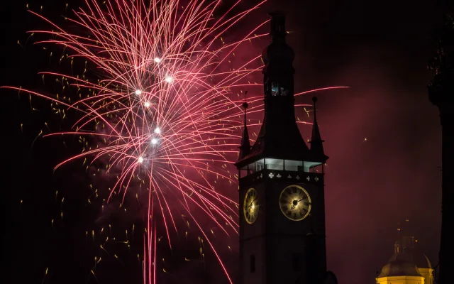 FOTO/VIDEO: Oslavy sta let vzniku Československa v Olomouci zakončil tematický ohňostroj
