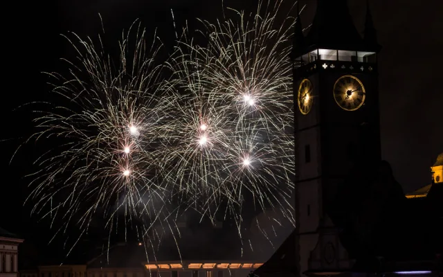 FOTO/VIDEO: Oslavy sta let vzniku Československa v Olomouci zakončil tematický ohňostroj
