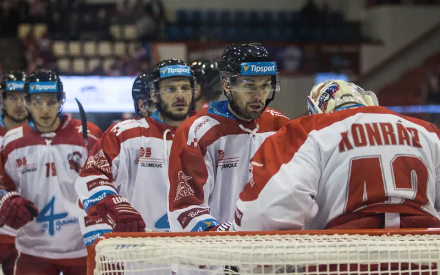 FOTOGALERIE: Čtvrtá prohra Kohoutů v řadě. Olomouc podlehla Třinci 3:6