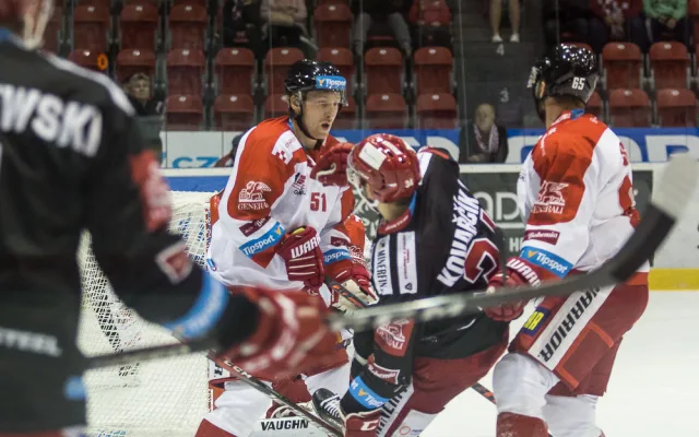 FOTOGALERIE: Čtvrtá prohra Kohoutů v řadě. Olomouc podlehla Třinci 3:6