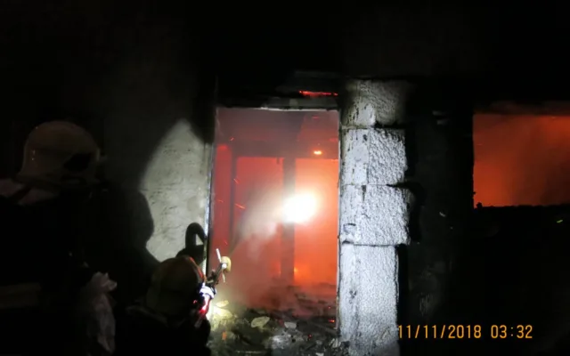 FOTO/VIDEO: V Holici nad ránem kompetně vyhořelo bistro