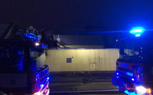 FOTO/VIDEO: V Holici nad ránem kompetně vyhořelo bistro