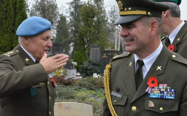 FOTO: Olomoučané si připomněli Den veteránů na hřbitovech v Neředíně a Černovíře a u pomníku v Řepčíně