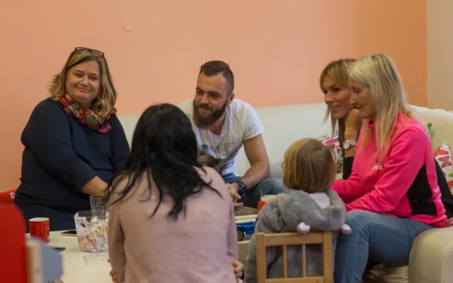 V pátek 30. listopadu všichni povinně na punč! Redakce Drbny bude prodávat na náměstí pro Středisko rané péče