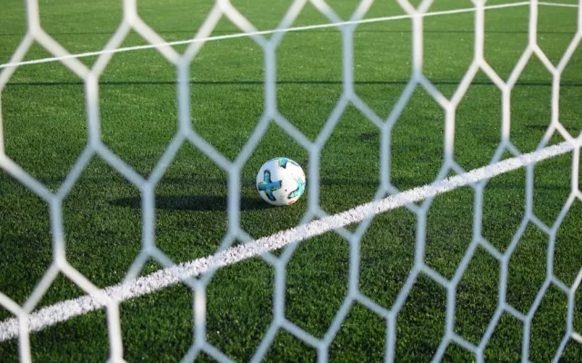 FOTO/VIDEO: V Holici dnes slavnostně otevřeli zrekonstruované hřiště. Povrch tvoří umělý trávník třetí generace