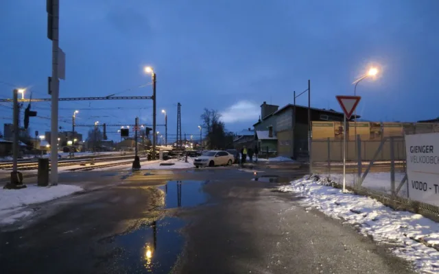 FOTO: Řidiče trápí sníh. Tady je přehled nehod, ve kterých hrálo roli počasí