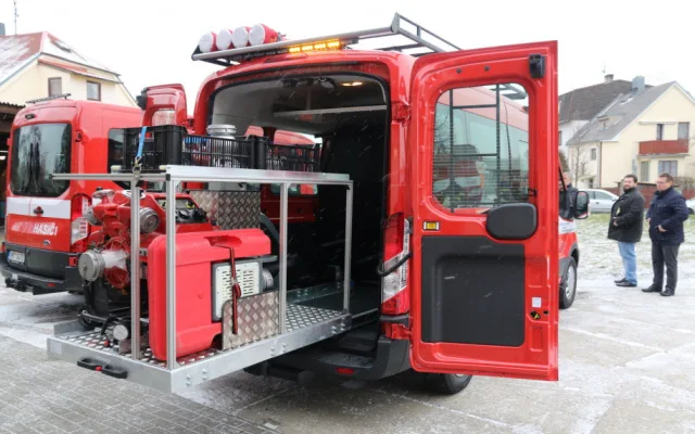 FOTO: Dodávky Anička a Evička budou pomáhat olomouckým dobrovolným hasičům