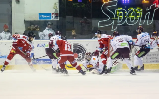 FOTOGALERIE: Mora byla proti Spartě bezzubá, na domácím ledě padla 0:3