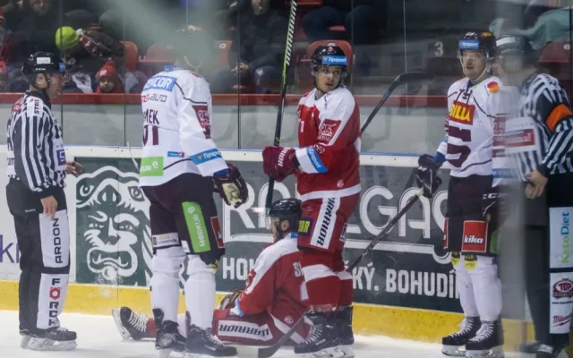 FOTOGALERIE: Mora byla proti Spartě bezzubá, na domácím ledě padla 0:3