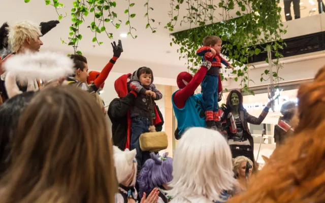 FOTOGALERIE: Šantovku dnes ovládly desítky cosplayerů. Podívejte se na nádherné masky!