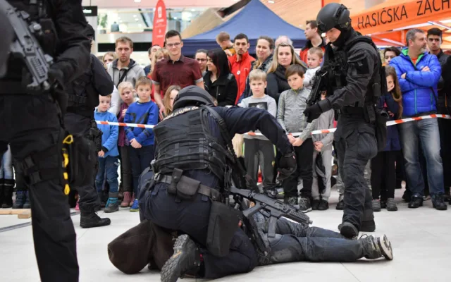 FOTO/VIDEO: Policie, hasiči i záchranáři v Šantovce. Druhý víkend Hrdinů regionu se blíží