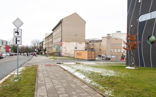 parkoviště u lékárny
