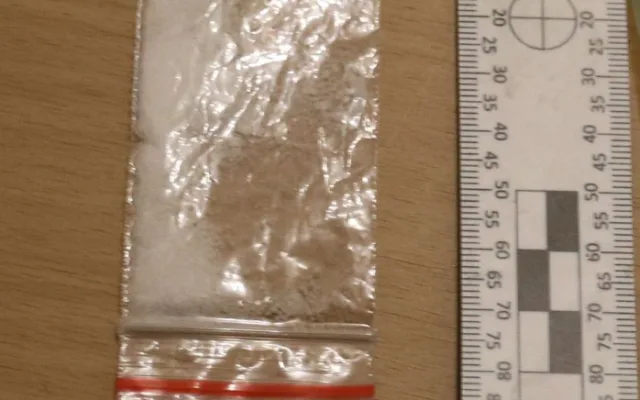 FOTO: V Olomouci byl zadržen dealer pervitinu a marihuany. Hrozí mu deset let