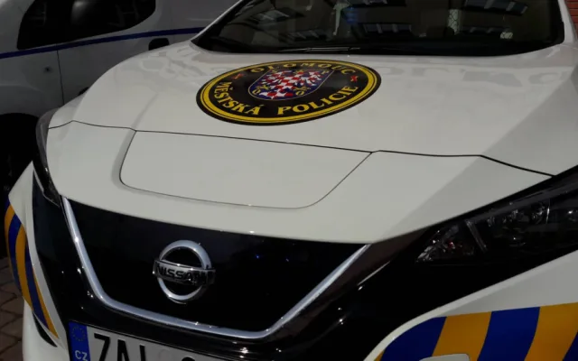 FOTO/VIDEO: Olomoučtí strážníci budou jezdit novými elektromobily