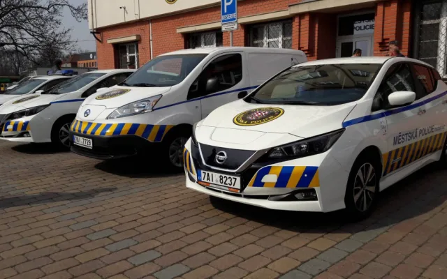 FOTO/VIDEO: Olomoučtí strážníci budou jezdit novými elektromobily