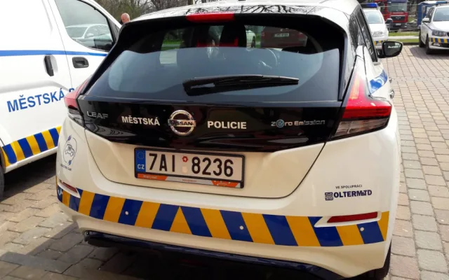 FOTO/VIDEO: Olomoučtí strážníci budou jezdit novými elektromobily
