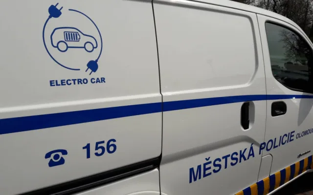 FOTO/VIDEO: Olomoučtí strážníci budou jezdit novými elektromobily
