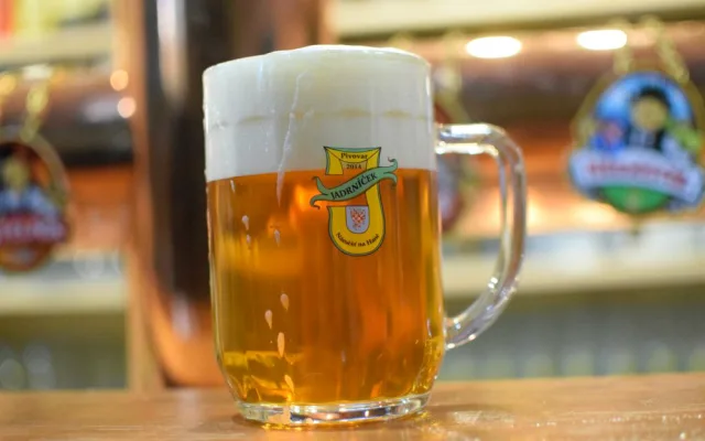 ROZHOVOR: Pivovar Jadrníček má třetí nejlepší pivo světa. Ochutnat ho můžete v Jadrošově Krčmě