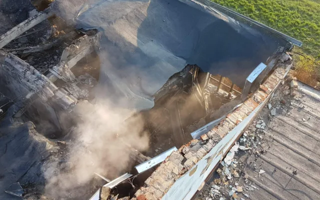 FOTO/VIDEO: Haly, které dnes ráno zachvátil ničivý požár, půjdou k zemi