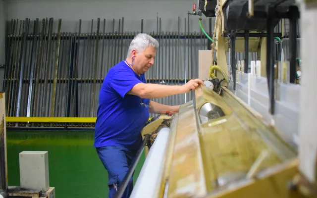 Vyrábějte tkaninu pro airbagy nebo horkovzdušné balóny. Toray nabízí volné pracovní pozice