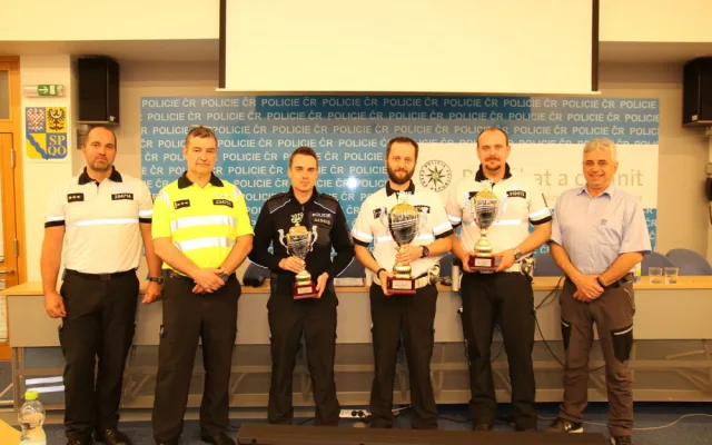 FOTO: Policisté v Olomouci soutěžili o titul Regulovčík 2019. Řídili provoz u Envelopy
