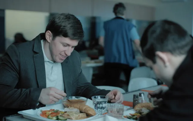 VIDEO: V Robertshaw vznikl dojemný klip, zahráli si v něm samotní zaměstnanci