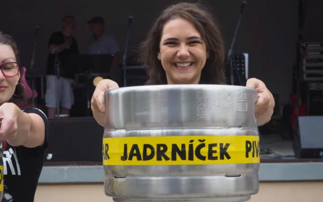 FOTOGALERIE: Jadrošův den byl ve znamení dobré muziky a pivních soutěží