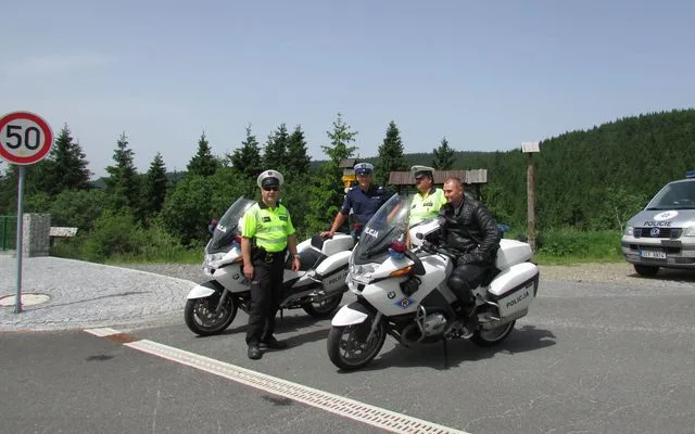 FOTO: Policisté se na Červenohorském sedle zaměřili na neukázněné motorkáře