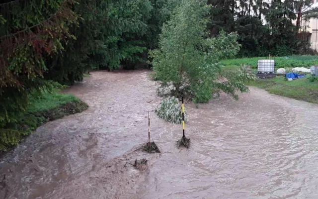 AKTUÁLNĚ: Přívalový déšť trápí obyvatele Senice na Hané nebo Čech pod Kosířem