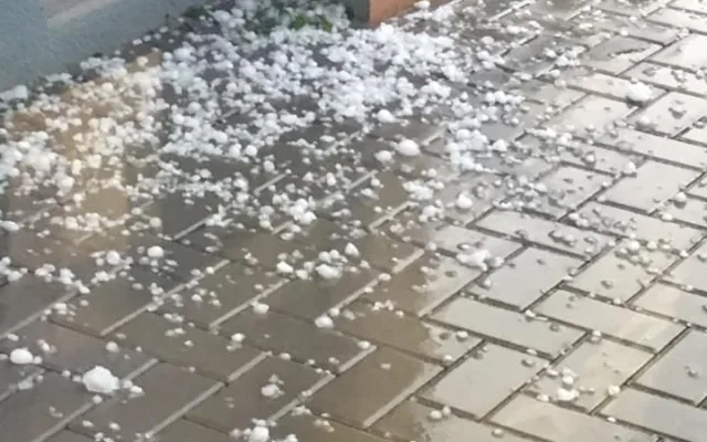 FOTO/VIDEO: Olomouc a okolí zasáhly silné bouřky s kroupami
