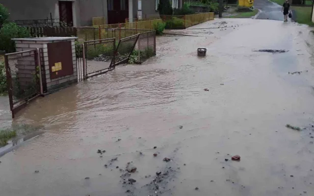 AKTUÁLNĚ: Na Olomoucko míří druhá vlna srážek. Hasiči evidují už přes 250 výjezdů